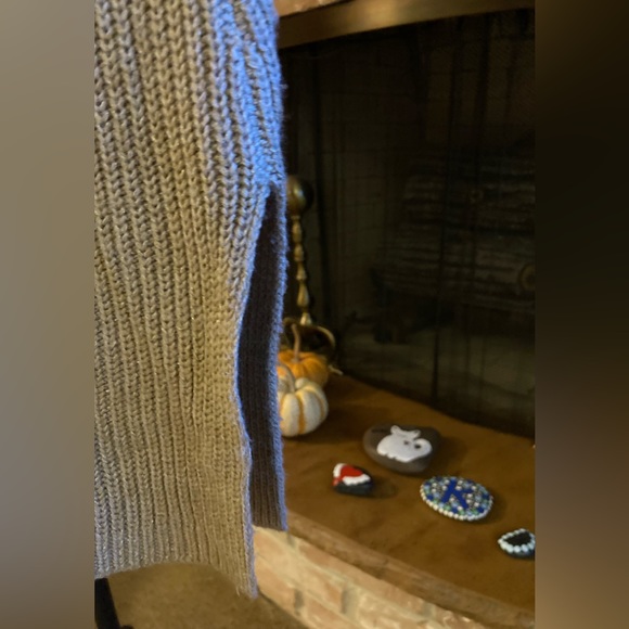 Chico’s Golden Metallic Latte Sleeveless Sweater - Picture 7 of 10